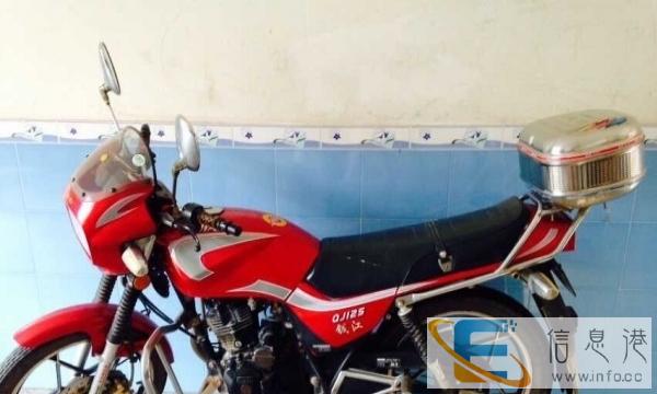 钱江125摩托车