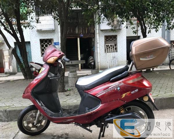二手闲置转让电动车300元一辆