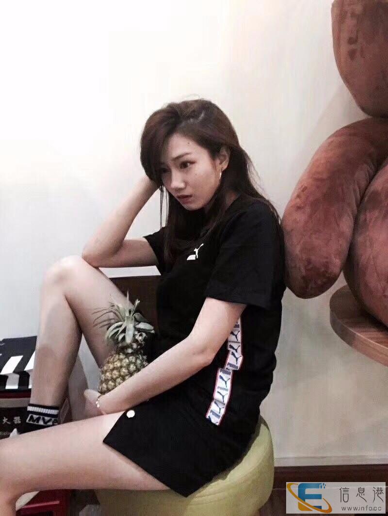 本公司常年批发外贸库存各类名牌服饰