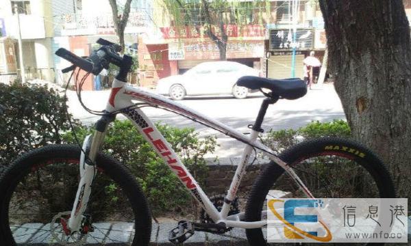 曲靖寥廓北路66号自行车低价处理,各种配件连买带送,有实体店