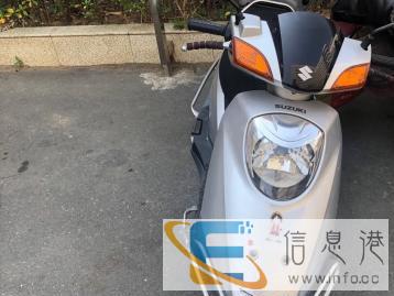 铃木丽彩125踏板摩托车