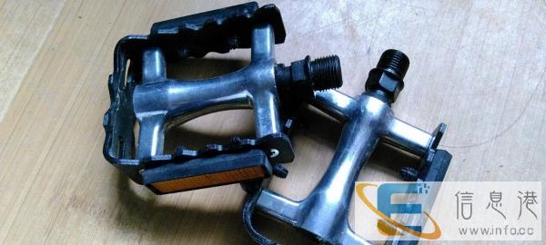 处理二手山地车脚踏一副