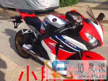 小胖车行实体店出售进口大小排量重机车踏板车质量保证、欢迎现场