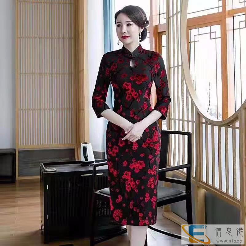 武汉景田依尚服装批发大量秋冬新款棉服羽绒服低价批发