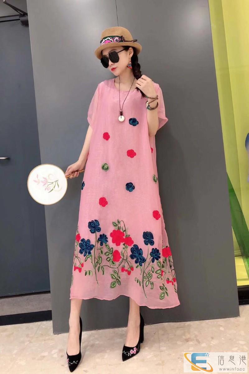 新款韩版破洞宽松牛仔裤批发3元库存服装5元低价t恤