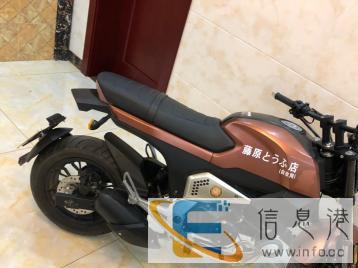 摩瑞M6摩托车125cc九五新