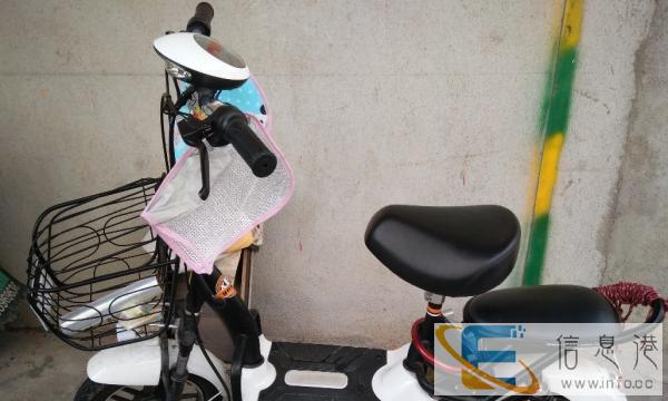 八成新雅迪电动车
