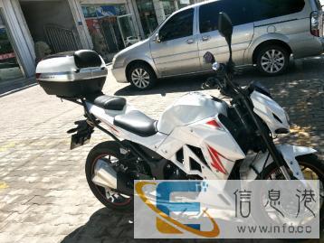 川崎Z1000.摩托车