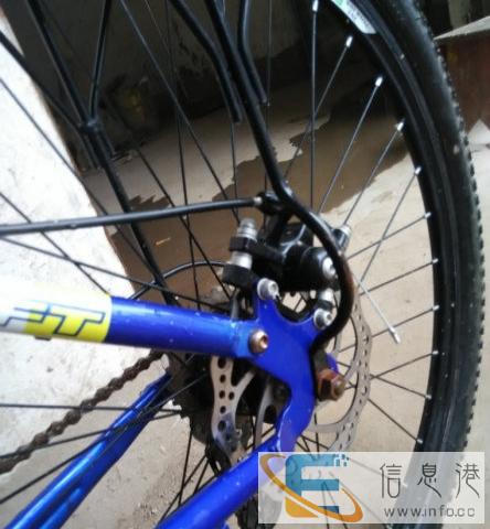 8成新自行车,没怎么骑过,一直闲置 前后碟刹 800可小刀
