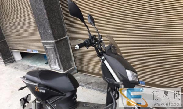 本人低价转让一辆9成新雅迪电动车,外观完好无损,手续齐全