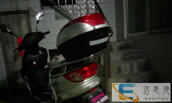 八九成新电动摩托车现转让