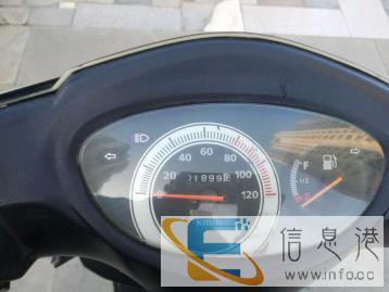 个人骑125踏板摩托车转让，发动机咪咪有劲提速快