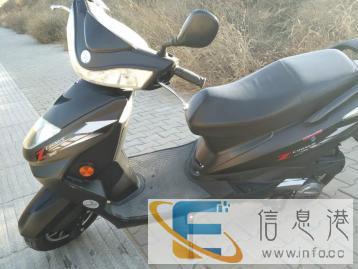9成新油刹高配嘉隆125踏板摩托车出售