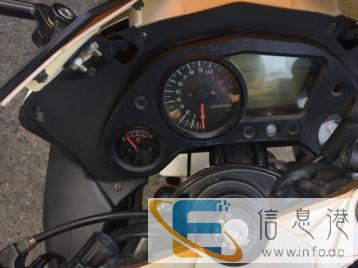 摩托车跑车 成色很好，200cc，准备外出忍痛割爱