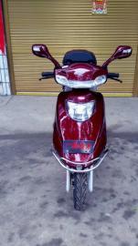 公主女士助力摩托车