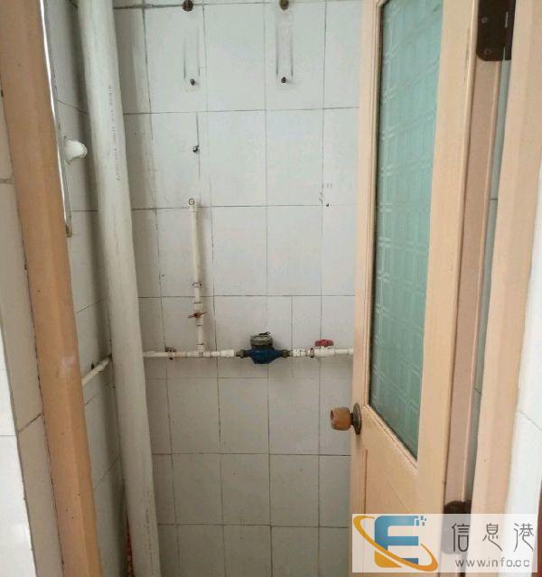 穿山小街单间出租360一个月，有床热水器，可短租