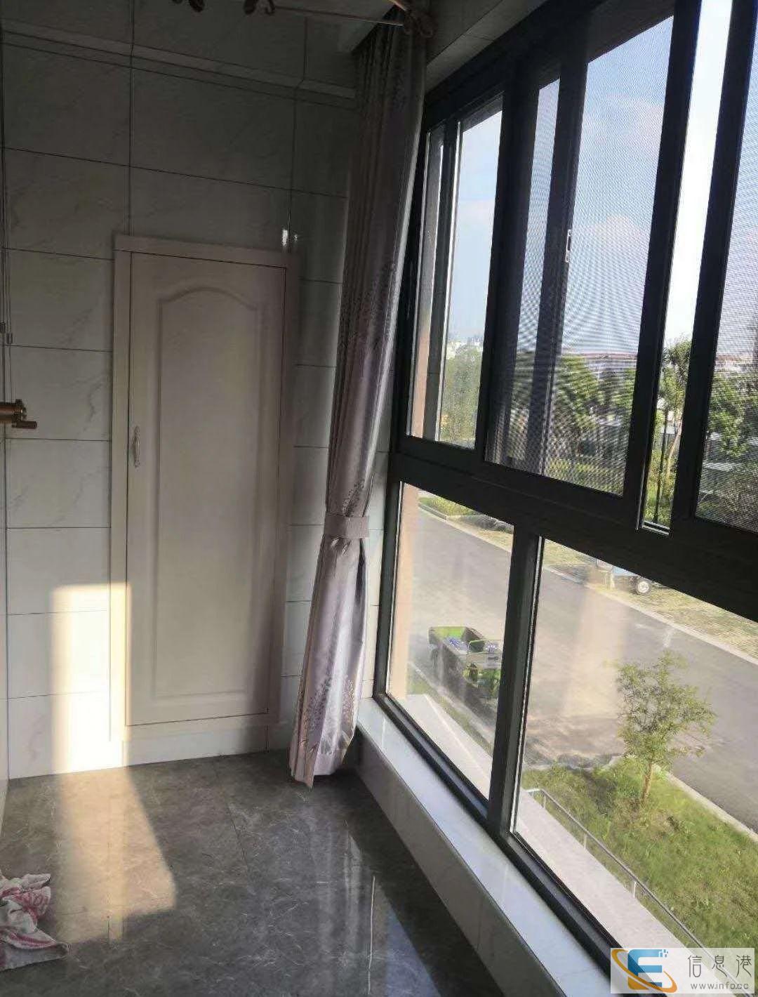长江路丝绸路路口,电梯三房现代精装修2500元,看房方便