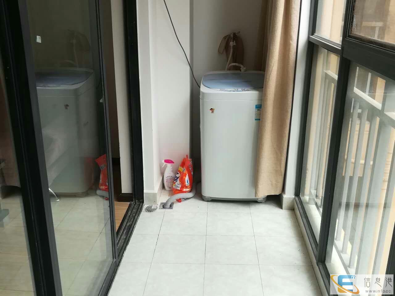 财富中心精装修大四居带全部家具家电拎包入住