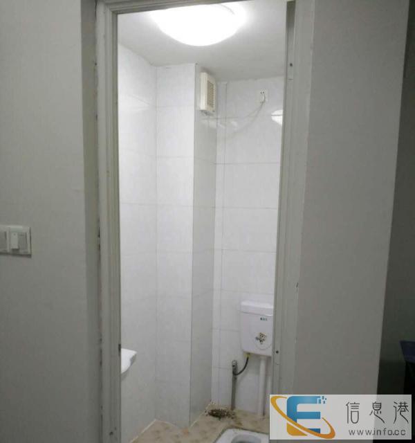 星光小学旁，鸿发市场往北站500 1室1厅1卫 男女不限
