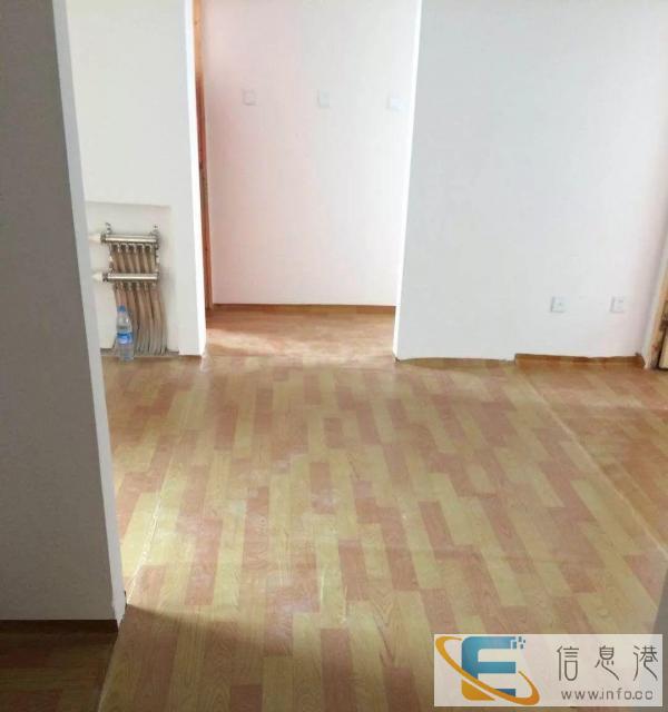 澎湖山庄，合租房，有暖气，三室合租，干净550月，拎包入住